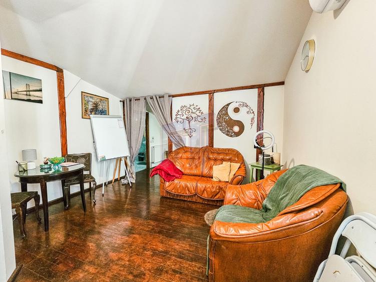 Apartament cu 3 camere decomandat, mobilat în P-ța Alba Iulia