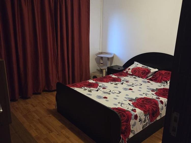 Apartament cu 3 camere decomandat în Rovine