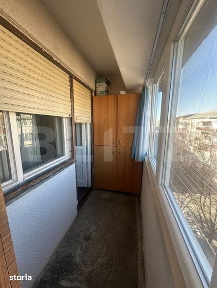 Apartament cu 3 camere semidecomandat în Micro 16