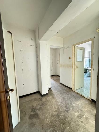 Apartament cu 2 camere semidecomandat, mobilat în Bârlad