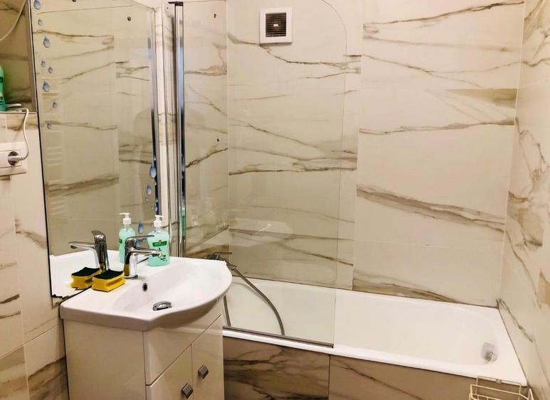 Apartament cu 4 camere decomandat, mobilat în Ultracentral