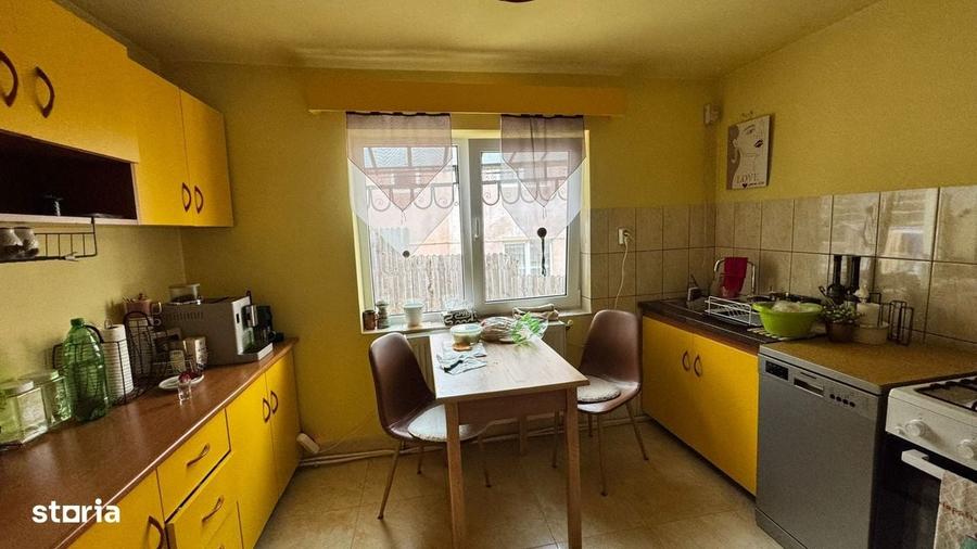 Casă cu 4 camere în Rucăr