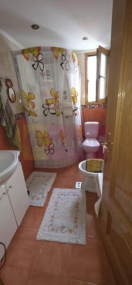 Casă cu 3 camere în Central