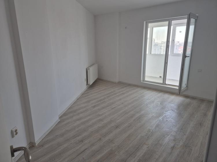 Apartament cu 5 camere decomandat în Militari