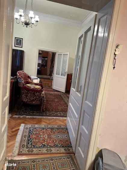 Casă cu 4 camere cu Teren 850 Mp în Central