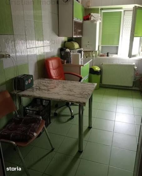 Apartament cu 3 camere decomandat în Brăilița