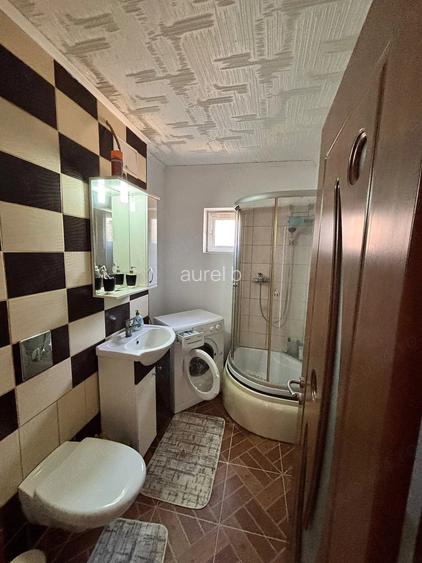 Vand apartament 4 camere decomandat, 79 mp, etaj 3 4 Lupeni, Barbateni
