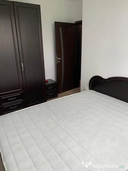 Apartament cu 3 camere decomandat în Aeroport