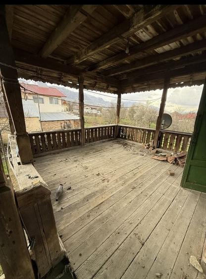 Casă cu 4 camere în Corbeni