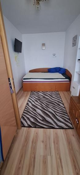 Apartament cu 2 camere semidecomandat în Berceni