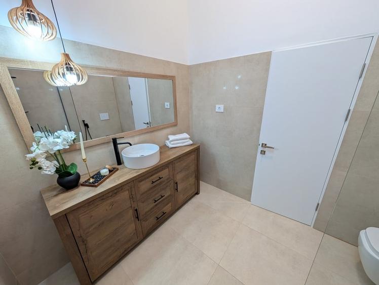 Casă individuală cu 5 camere cu Canalizare în Corbeanca