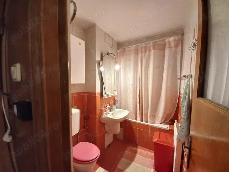 Apartament cu 3 camere semidecomandat în Orizont