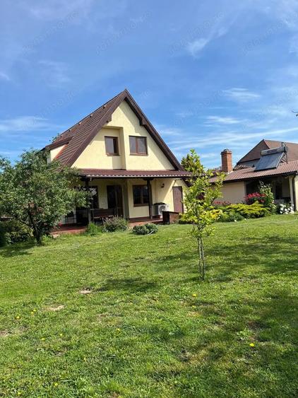 Casă cu Teren 1100 Mp în Sânmihaiu Român