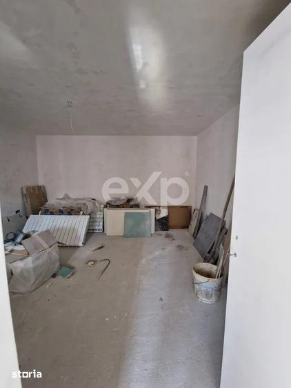 Casă individuală cu 7 camere cu Canalizare în Central