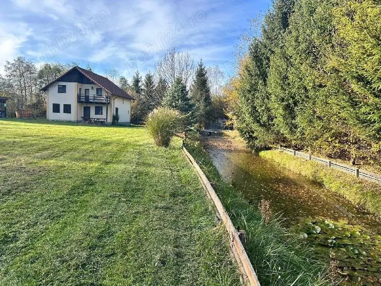 Casă cu 4 camere cu Teren 3400 Mp în Porumbacu de Sus