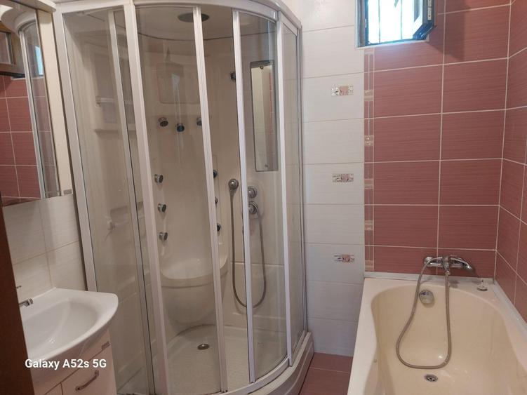 Casă individuală cu 5 camere cu Canalizare în Bucureștii Noi