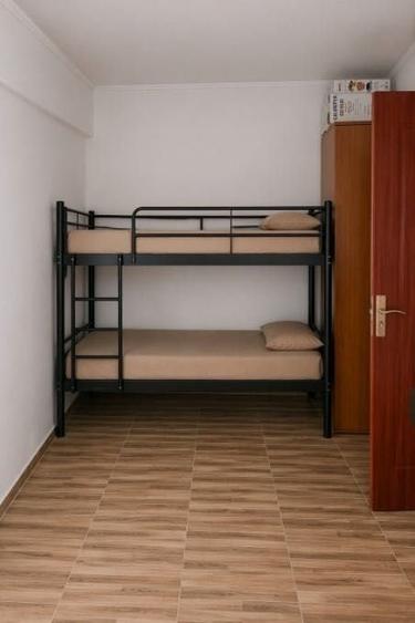 Apartament cu 2 camere decomandat în Vitan