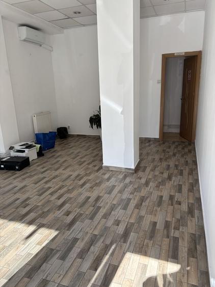 Spațiu comercial, de 30 mp, în Victoria