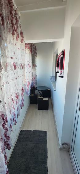 Apartament cu 3 camere decomandat în Cet