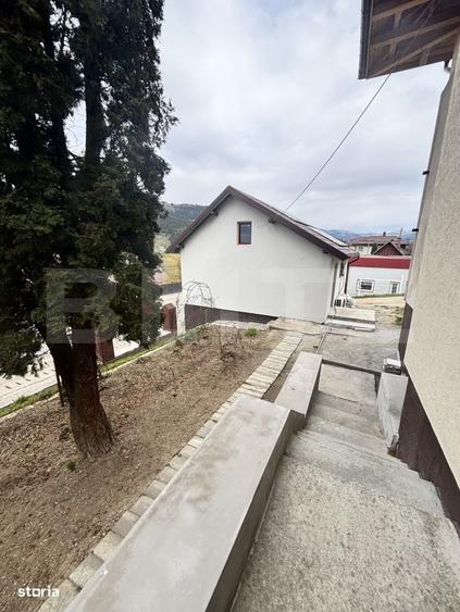 Casă cu 4 camere în Central