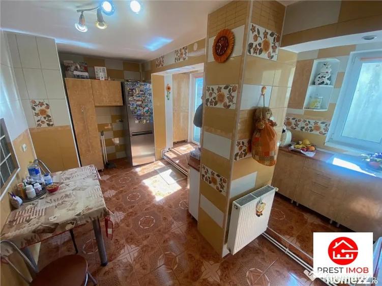 Apartament cu 4 camere decomandat în Ultracentral