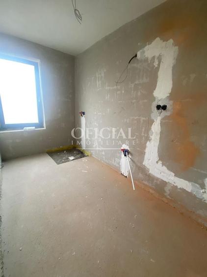 Duplex cu 6 camere cu Canalizare în Florești
