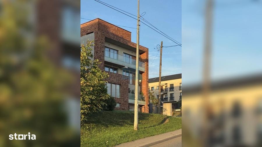 Apartament cu 3 camere semidecomandat în Borhanci