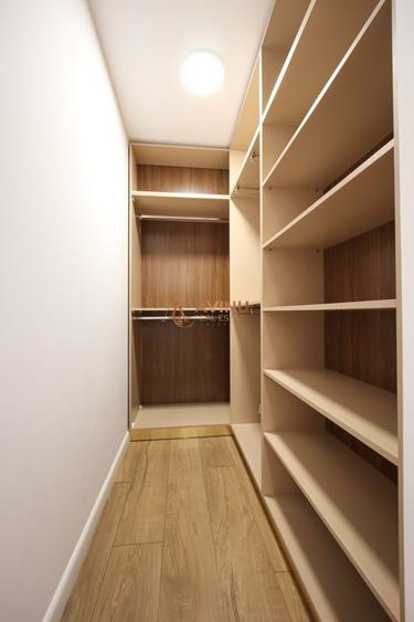 Apartament cu 4 camere în Sud-Vest