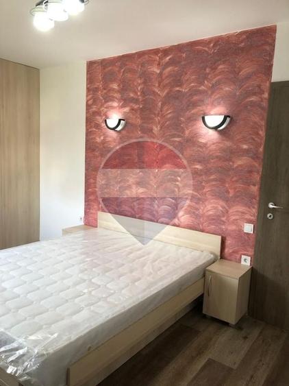 Apartament cu 3 camere semidecomandat, mobilat în Bună Ziua