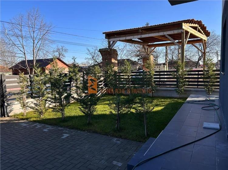Casă individuală cu 4 camere cu Canalizare în Mărăcineni
