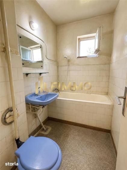 Apartament cu 3 camere semidecomandat în Sud