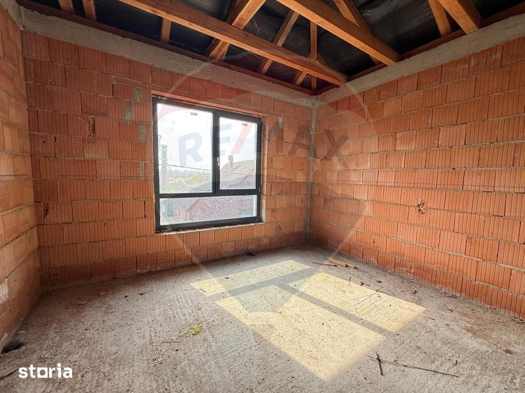Casă cu 4 camere cu Teren 108 Mp în Podgoria