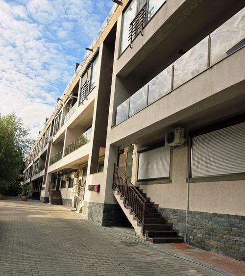 Apartament cu 4 camere nedecomandat, mobilat în Central