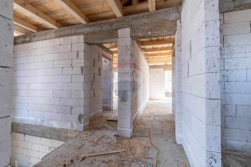 Casă individuală cu 4 camere cu Teren 600 Mp în Jucu de Sus