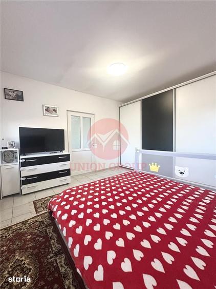 Casă cu 8 camere cu Teren 624 Mp în Valu lui Traian