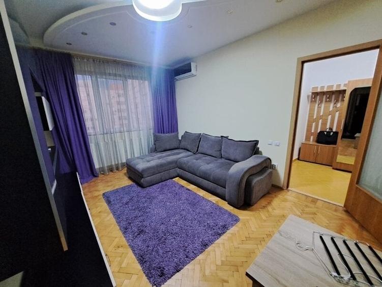 Apartament cu 3 camere semidecomandat în Iancului