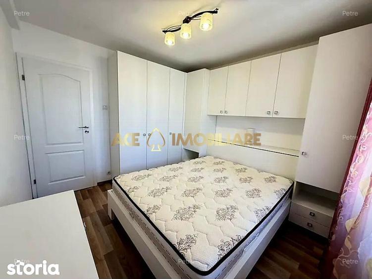 Apartament cu 4 camere, mobilat în Tei