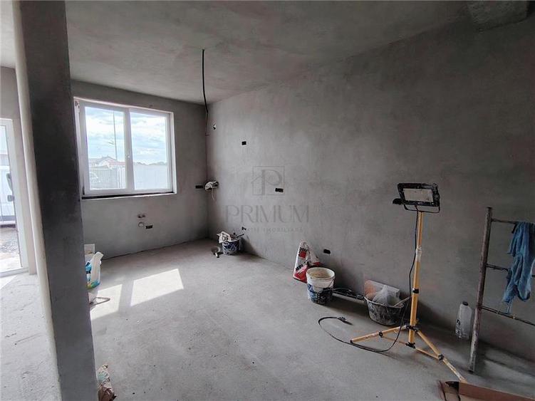 Duplex cu 4 camere cu Canalizare în Moșnița Veche