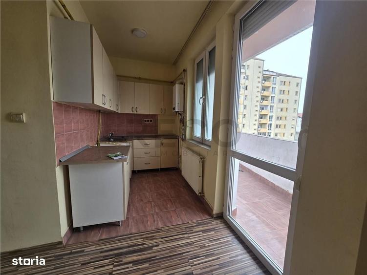Apartament cu 3 camere decomandat în Iosia