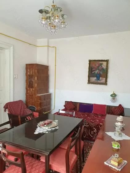 Casă cu 6 camere cu Teren 939 Mp în Central