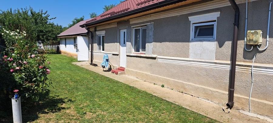 Casă cu 4 camere în Drăghiceni