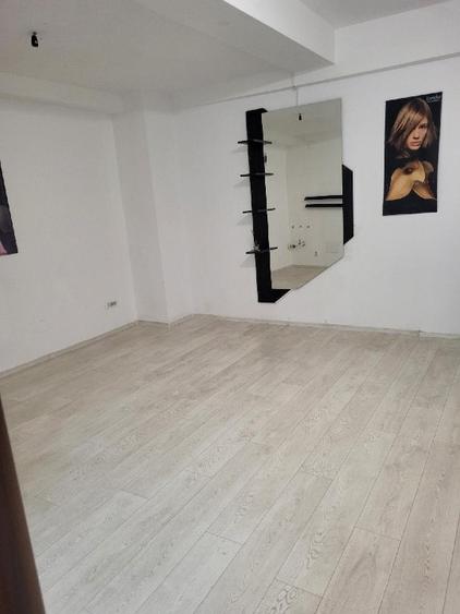 Spațiu comercial, de 56 mp, în Trocadero