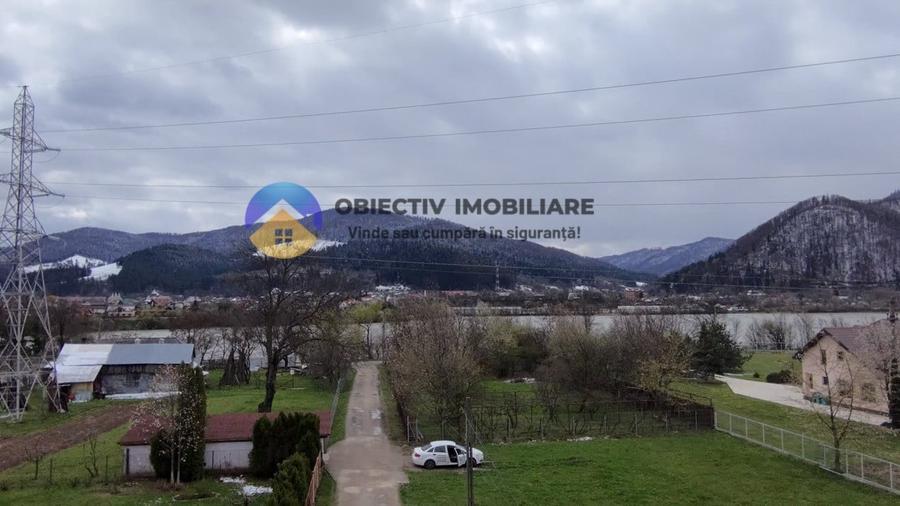 Teren intravilan de 1372 mp, în Vaduri