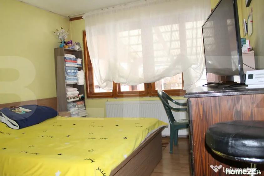 Casă cu 7 camere cu Teren 1580 Mp în Central