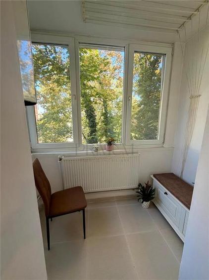 Apartament cu 2 camere decomandat, mobilat în Soarelui