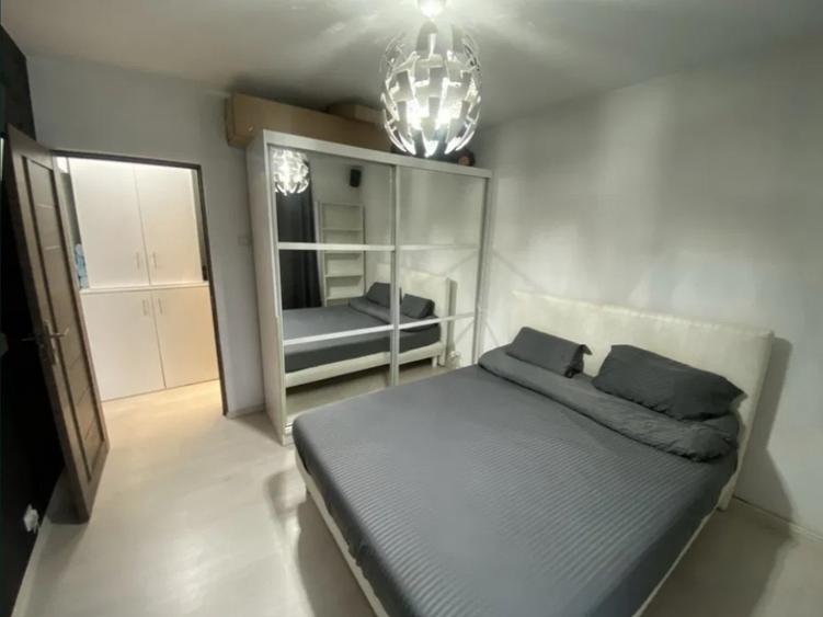 Apartament cu 3 camere semidecomandat, mobilat în Podu Roș — fotografia 1