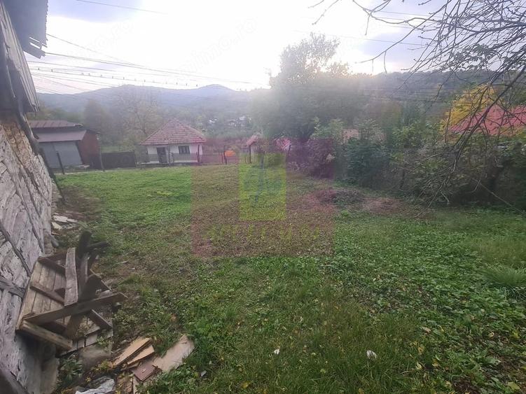 Casă cu 3 camere cu Teren 3410 Mp în Aluniș