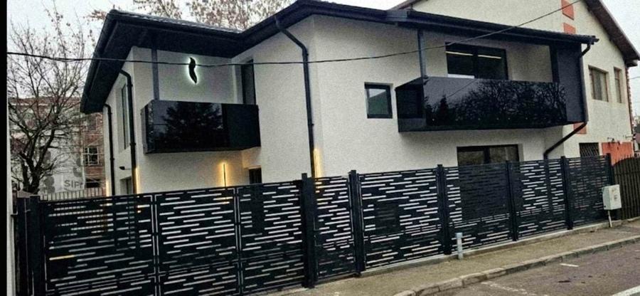 Casă individuală cu 5 camere cu Canalizare în Tineretului