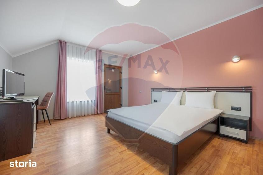 Casă cu Teren 5375 Mp în Sânmartin