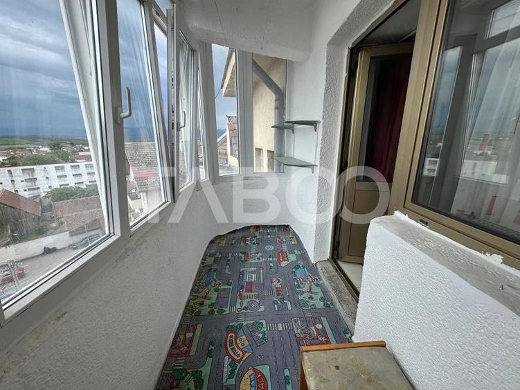 Apartament cu 5 camere decomandat în Turnișor